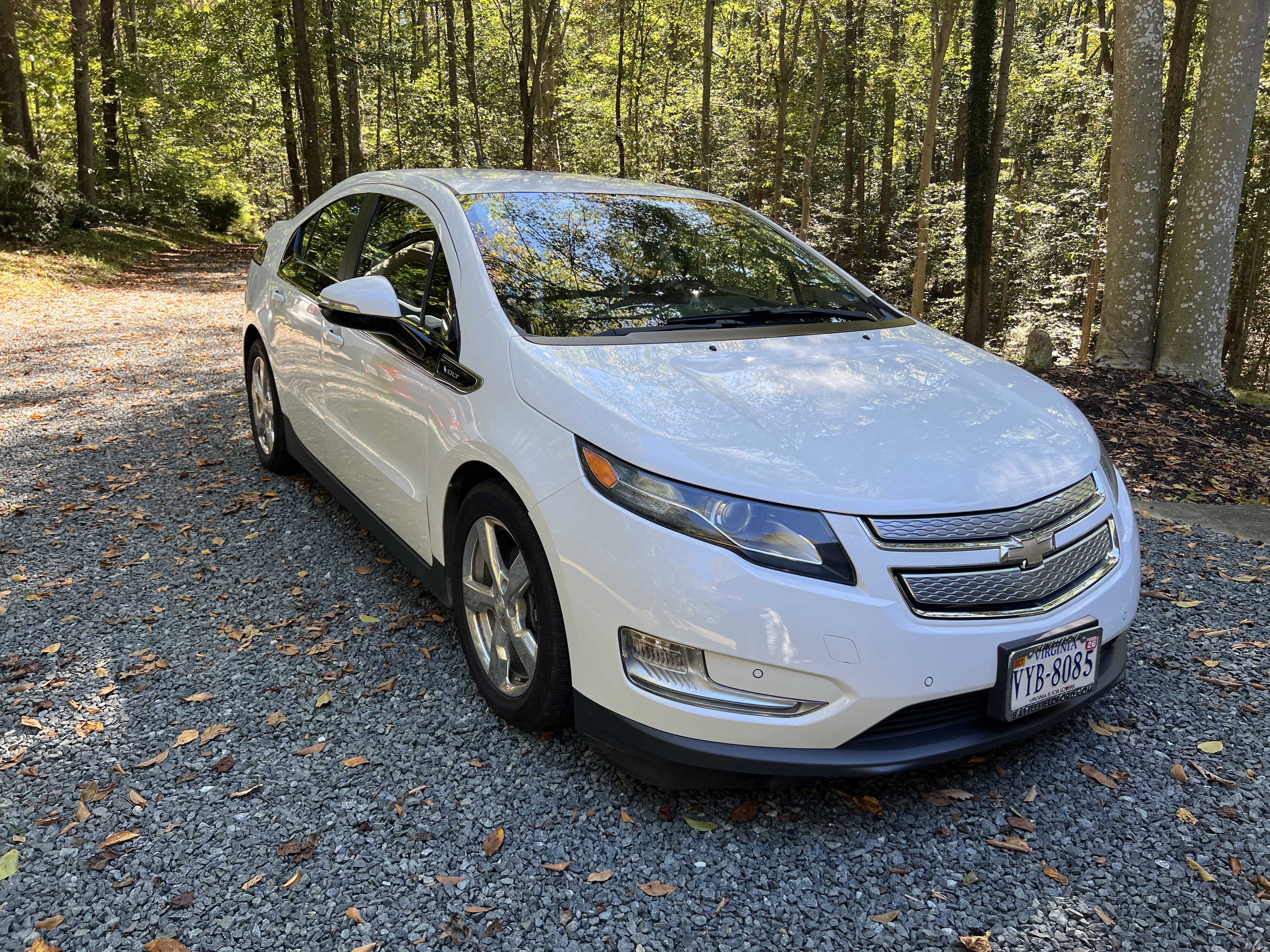 Used 2013 Chevrolet Volt Premium w/ Premium Trim Package FWD image 1