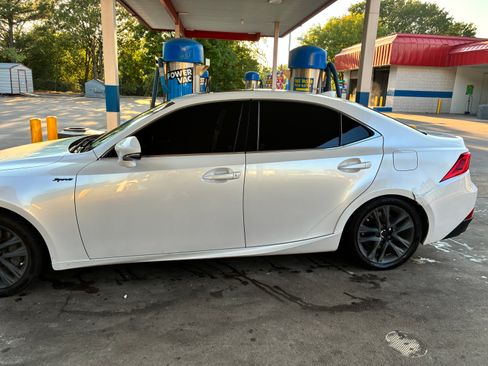 Used 2019 Lexus IS 300 image 2