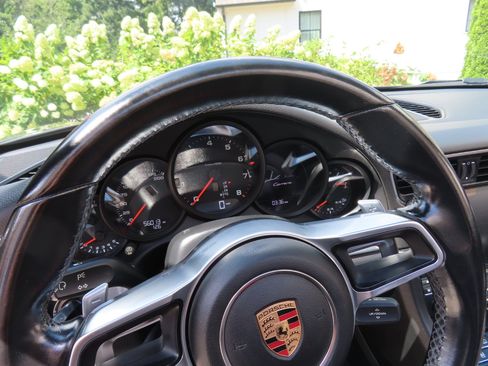 Used 2017 Porsche 911 Carrera RWD image 25