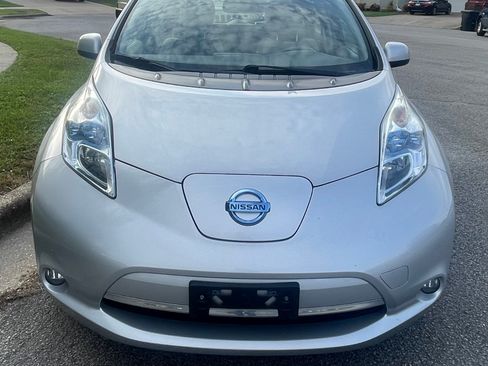 Used 2012 Nissan Leaf SL image 2