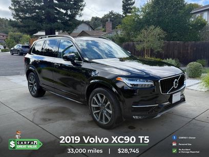 Used 2019 Volvo XC90 T5 Momentum w/ Advanced Package