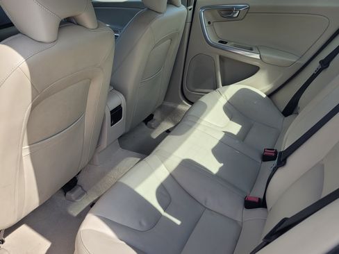 Used 2015 Volvo S60 T5 Premier image 5