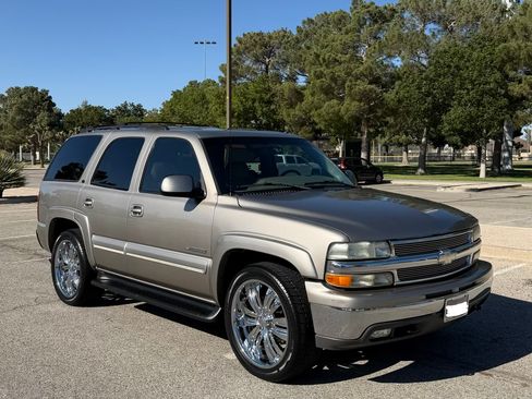 Used 2002 Chevrolet Tahoe LT RWD image 1