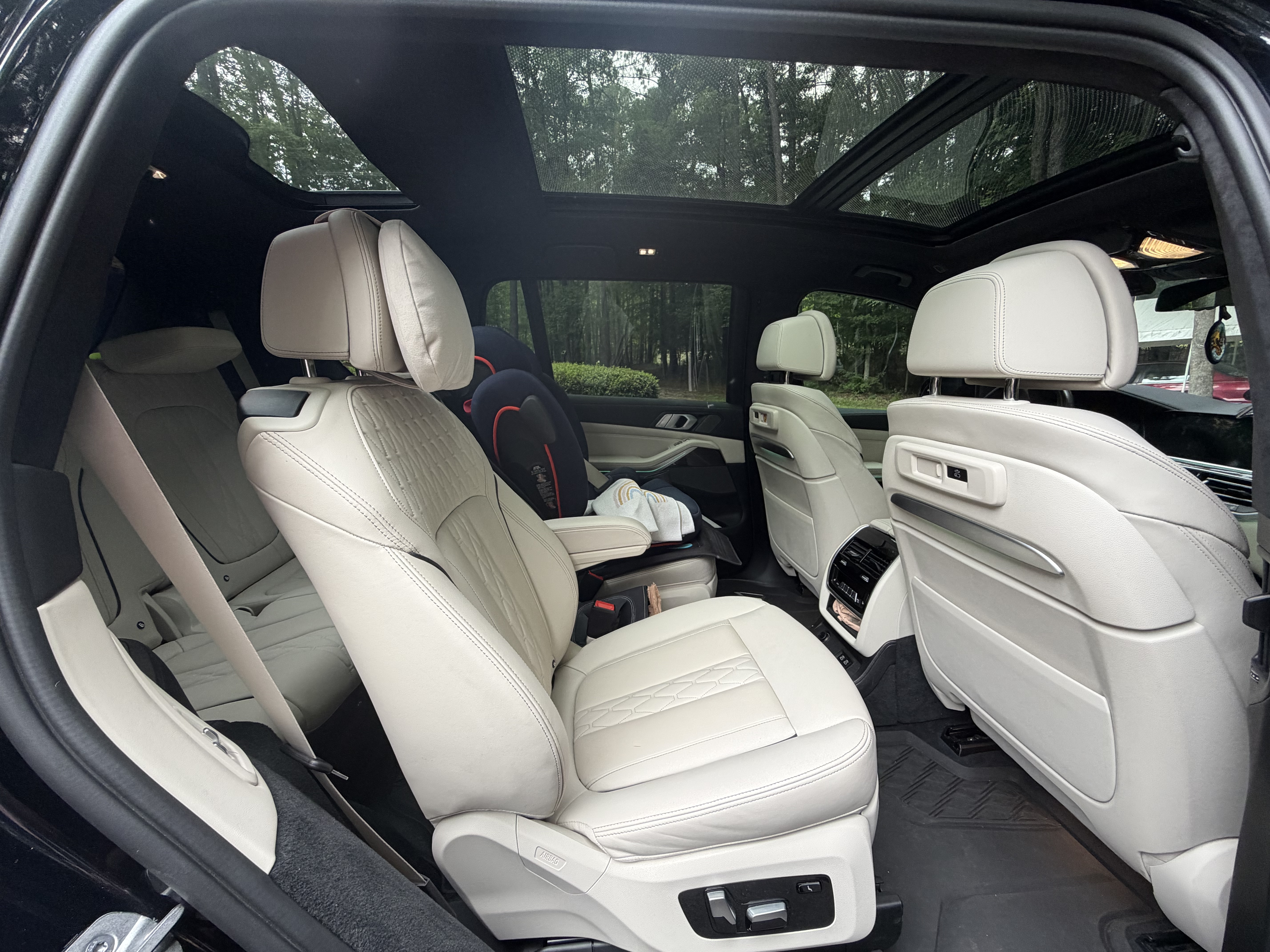 Used 2021 BMW X7 xDrive40i w/ M Sport Package AWD/4WD image 17