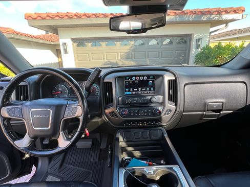 Used 2018 GMC Sierra 1500 Denali image 8