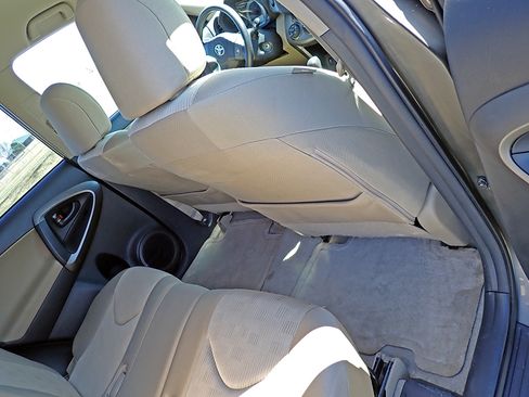 Used 2011 Toyota RAV4 4WD V6 w/ Tow Prep Pkg image 28