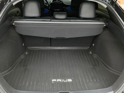 Used 2019 Toyota Prius XLE image 9