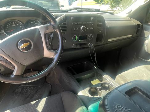 Used 2011 Chevrolet Silverado 1500 LT w/ All-Star Edition AWD/4WD image 4