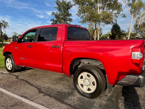 Used 2017 Toyota Tundra SR5 w/ SR5 Upgrade Package image 1