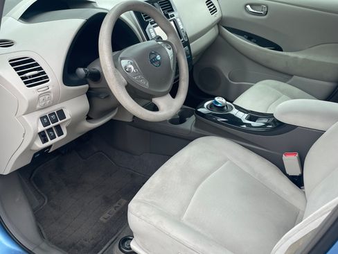 Used 2011 Nissan Leaf SL image 19