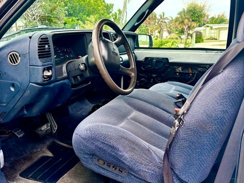 Used 1999 GMC Suburban 2WD w/ Marketing Opt Pkg 2 image 6