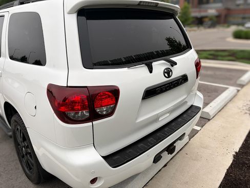 Used 2018 Toyota Sequoia TRD Sport AWD/4WD image 5