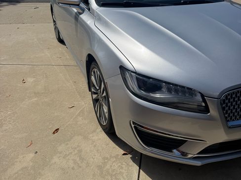 Used 2017 Lincoln MKZ Reserve FWD image 5
