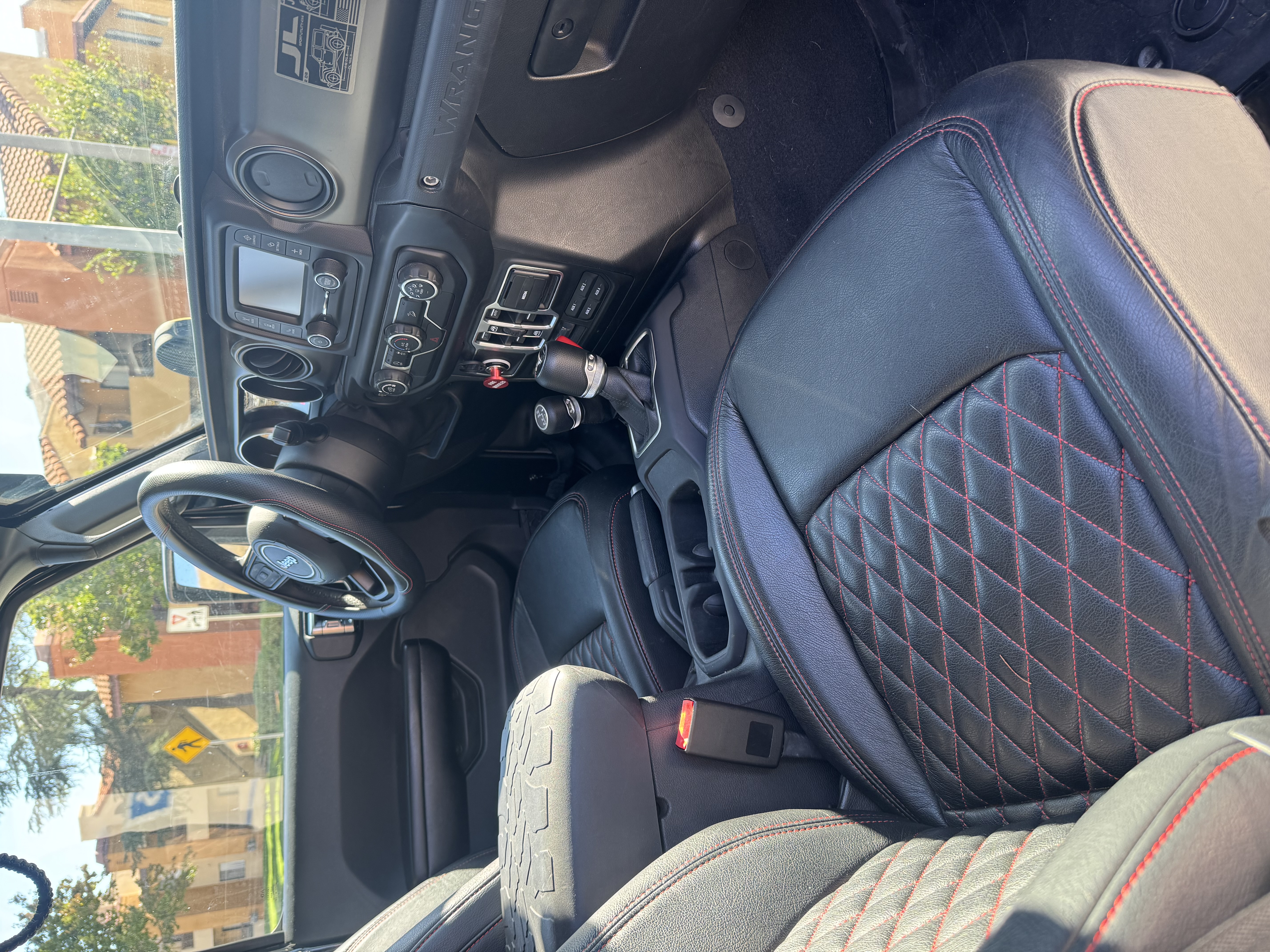 Used 2018 Jeep Wrangler Unlimited Sport S AWD/4WD image 17