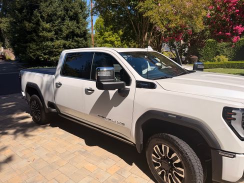 Used 2024 GMC Sierra 2500 Denali Ultimate AWD/4WD image 6