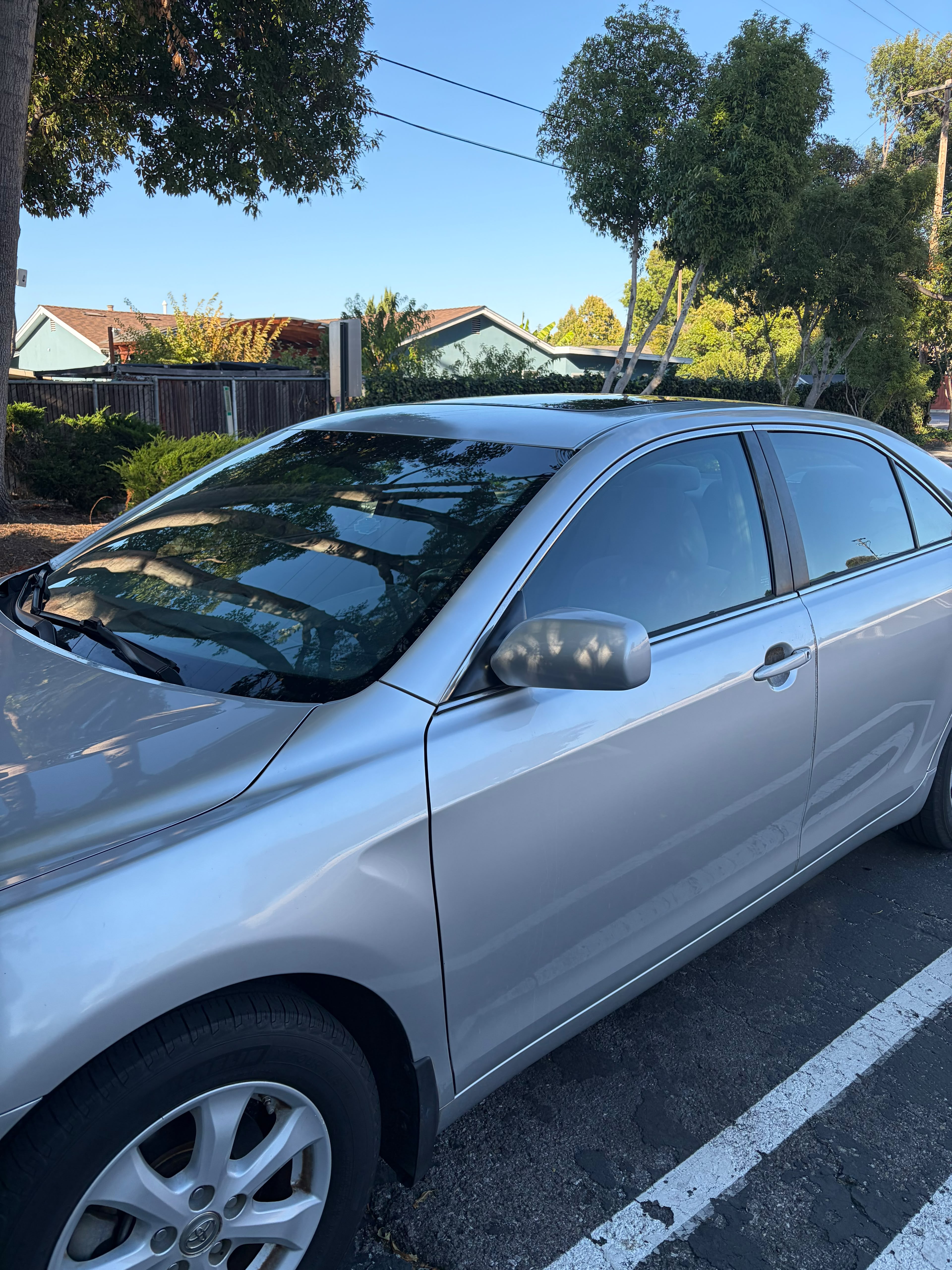 Used 2011 Toyota Camry LE w/ LE Extra-Value Pkg FWD image 1