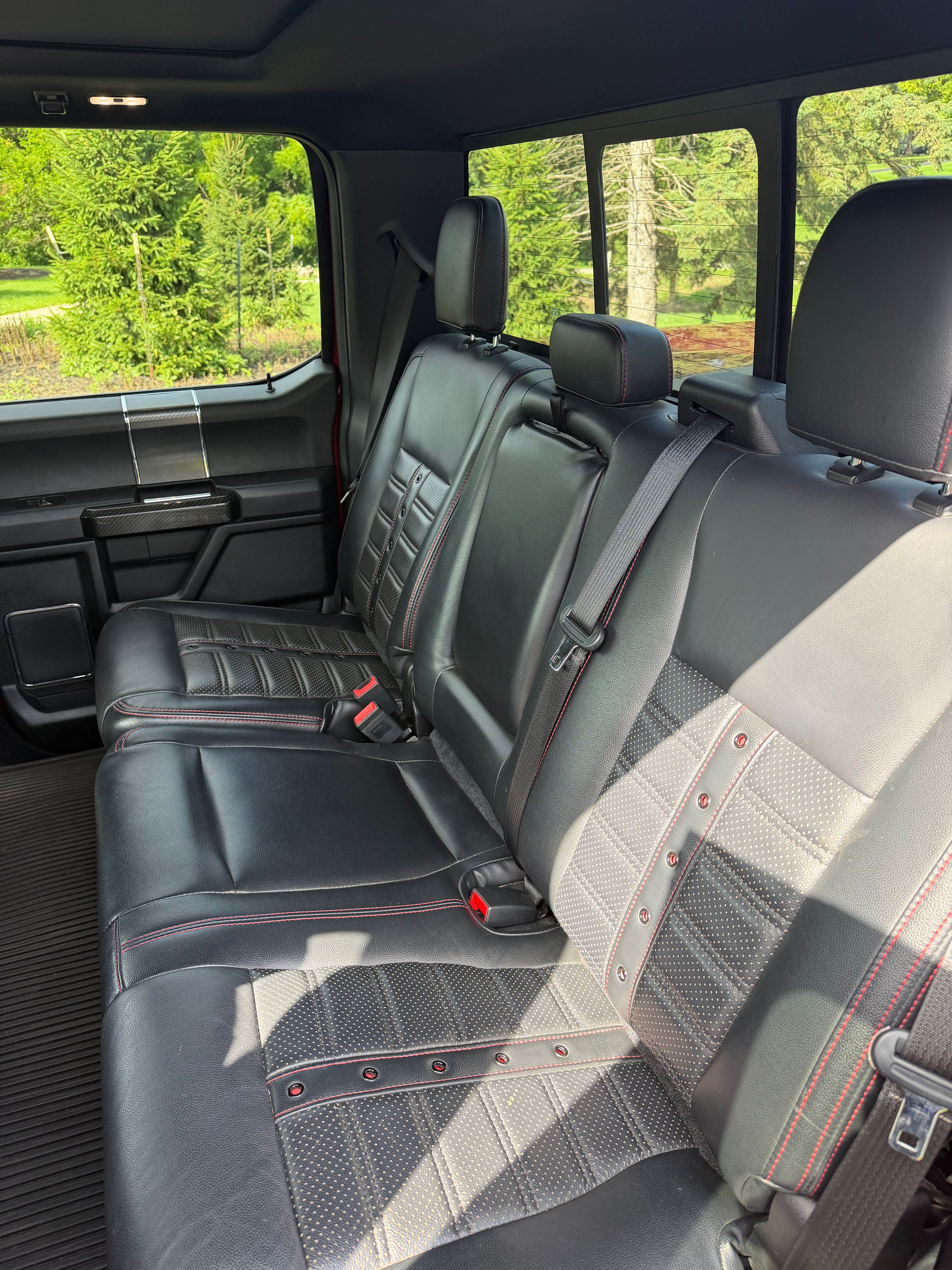 Used 2018 Ford F150 Lariat w/ Equipment Group 502A Luxury AWD/4WD image 13