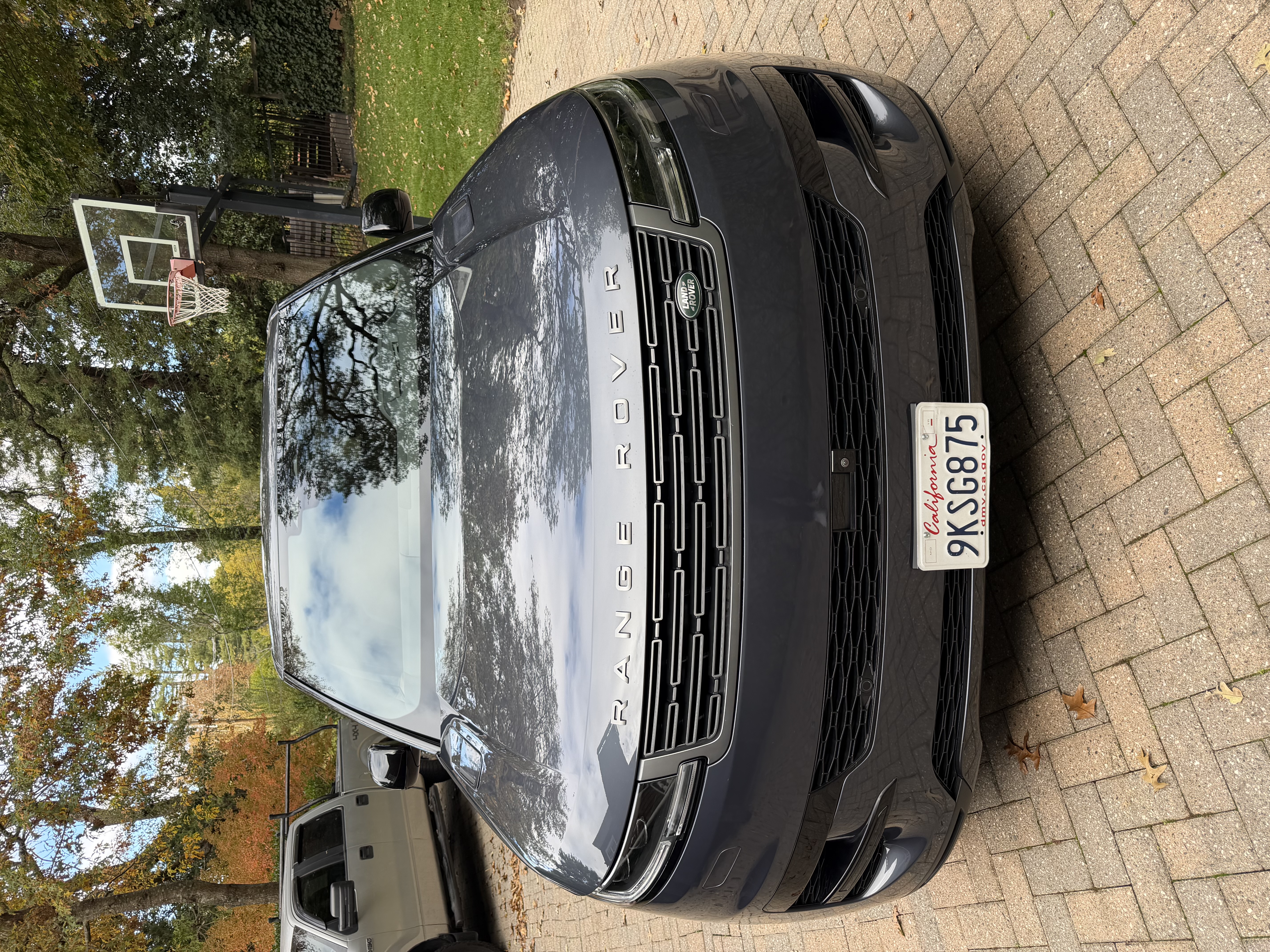 Used 2024 Land Rover Range Rover Sport SE AWD/4WD image 5