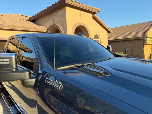 Used 2024 Chevrolet Silverado 2500 High Country w/ Technology Package AWD/4WD image 27