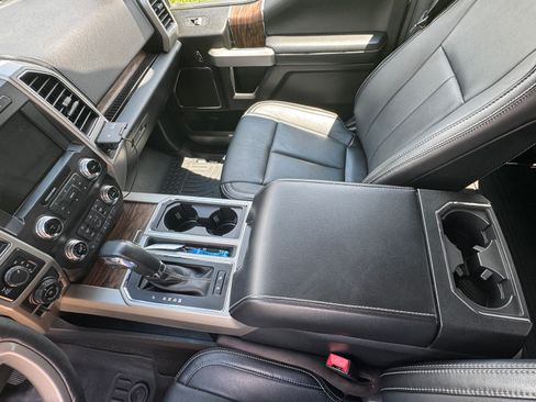 Used 2019 Ford F150 Lariat w/ Equipment Group 502A Luxury AWD/4WD image 20