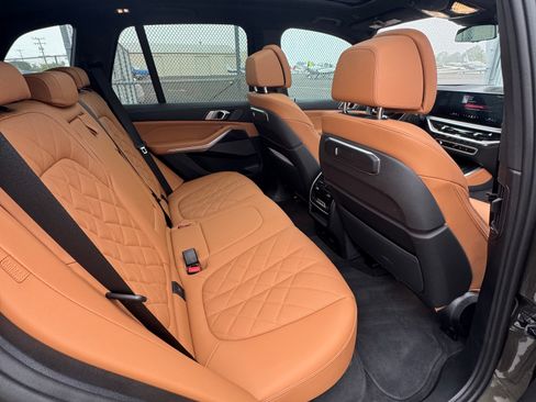 Used 2025 BMW X5 M60i w/ Climate Comfort Package image 10