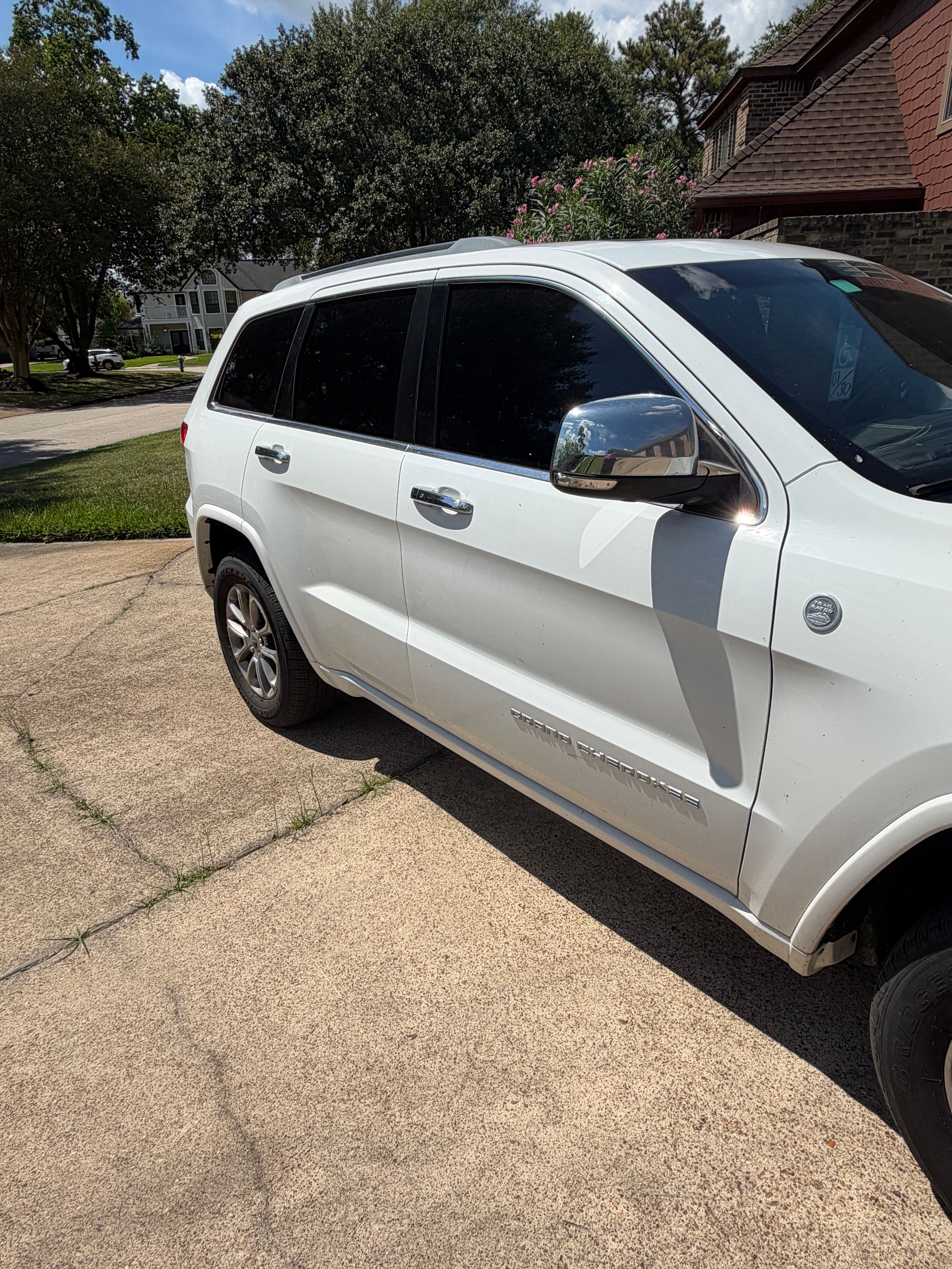 Used 2016 Jeep Grand Cherokee Overland AWD/4WD image 5