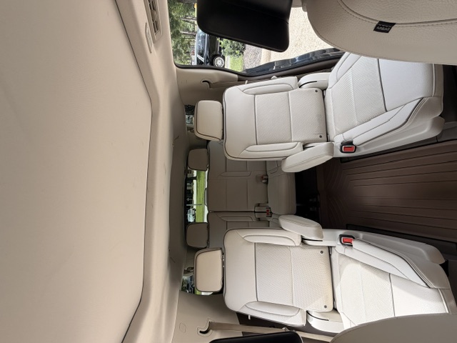 Used 2021 GMC Yukon Denali w/ Denali Premium Package RWD image 11