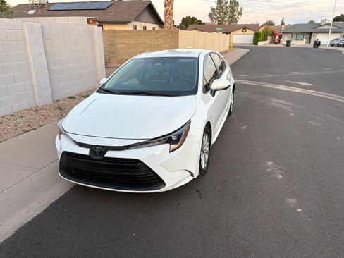 Used 2023 Toyota Corolla LE image 1