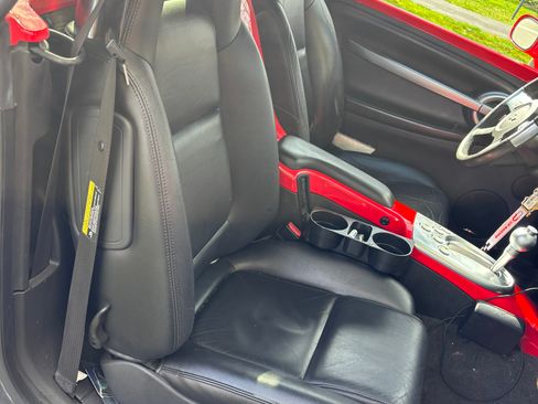 Used 2005 Chevrolet SSR w/ Preferred Equipment Group image 5