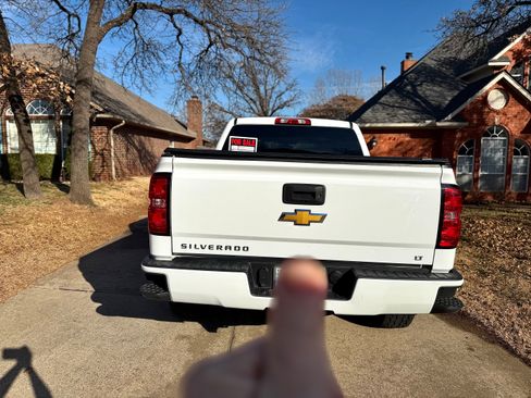 Used 2018 Chevrolet Silverado 1500 LT w/ Texas Edition image 8