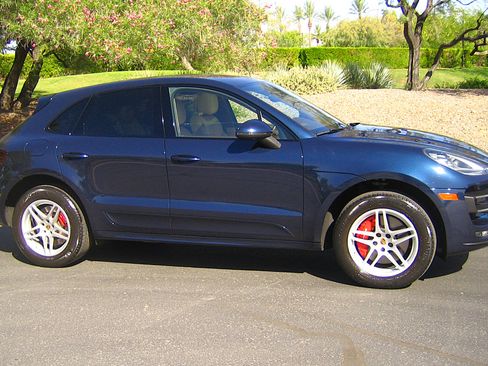 Used 2017 Porsche Macan Turbo AWD/4WD image 6
