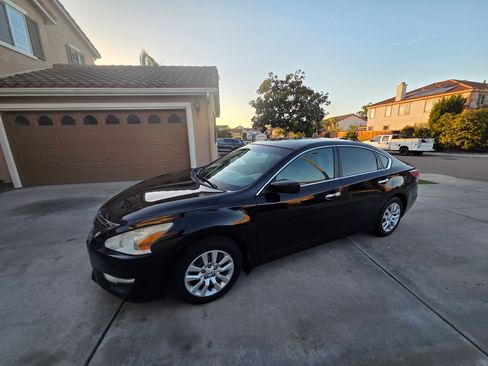 Used 2014 Nissan Altima 2.5 S image 1