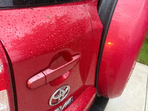 Used 2012 Toyota RAV4 4WD w/ Value Pkg image 5