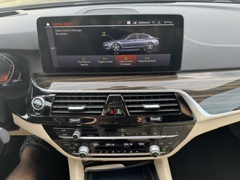Used 2021 BMW 530i w/ Premium Package RWD image 15