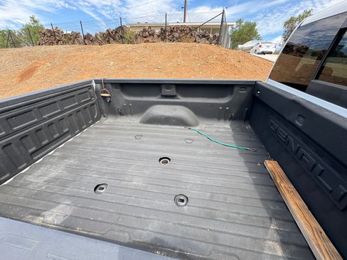 Used 2019 GMC Sierra 2500 Denali w/ Duramax Plus Package AWD/4WD image 12