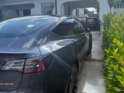 Used 2022 Tesla Model 3 Performance AWD/4WD image 9