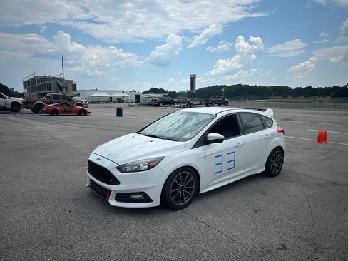 Used 2016 Ford Focus ST FWD image 18