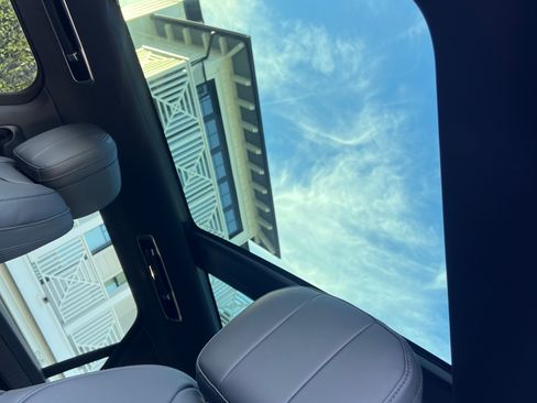 Used 2025 Land Rover Range Rover Sport Dynamic SE image 28