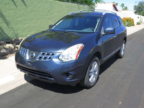 Used 2013 Nissan Rogue SV AWD/4WD image 1