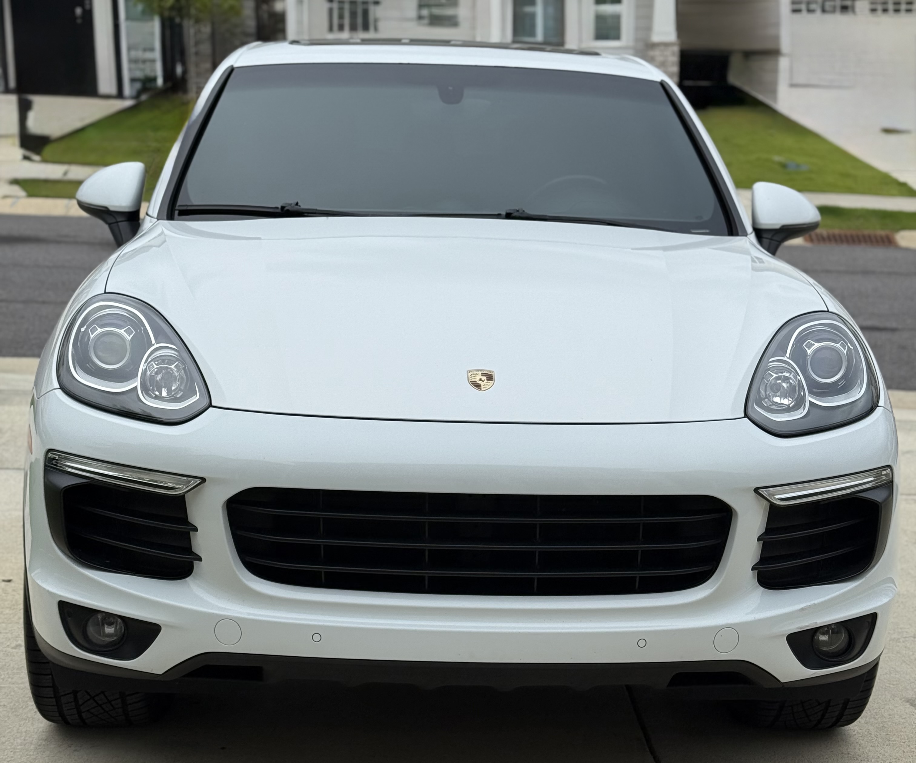 Used 2016 Porsche Cayenne AWD/4WD image 1