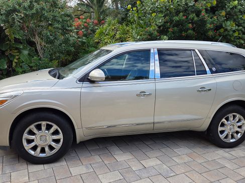 Used 2014 Buick Enclave Premium w/ Trailering Provision Package image 5