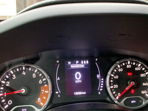Used 2019 Jeep Renegade Latitude FWD image 15