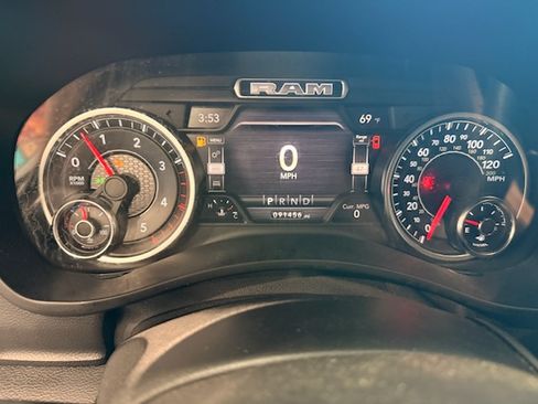 Used 2020 RAM 2500 Laramie w/ Chrome Appearance Group AWD/4WD image 13