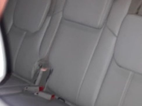 Used 2013 Chrysler Town & Country Limited w/ Luxury Group image 5