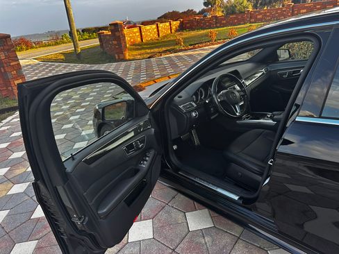 Used 2016 Mercedes-Benz E 350 Sedan image 4