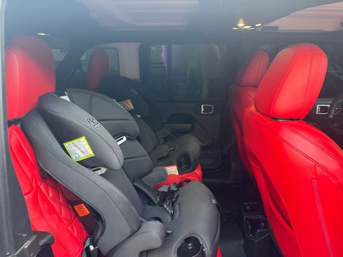 Used 2023 Jeep Wrangler Unlimited Sport image 13