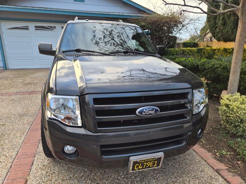Used 2007 Ford Expedition EL Limited image 1