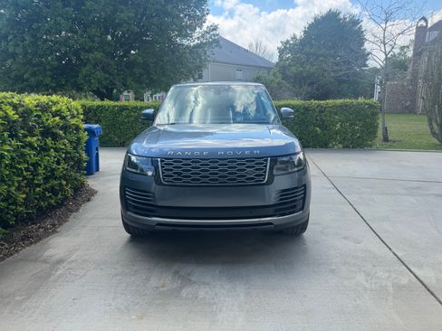 Used 2020 Land Rover Range Rover HSE image 2