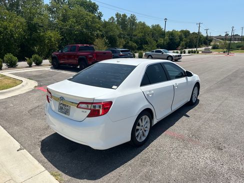 Used 2012 Toyota Camry XLE FWD image 6