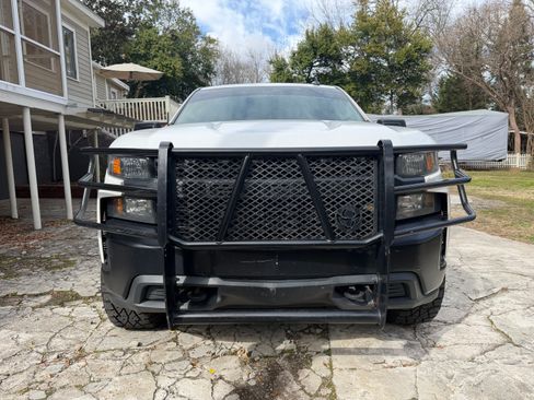 Used 2019 Chevrolet Silverado 1500 W/T w/ Trailering Package image 2